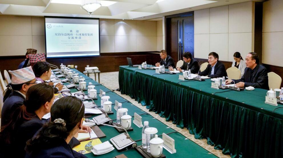 ¼¯ÍÅÏòµ¼»á¼ûÄá²´¶û×Üͳ¸®ÍŽáÃØÊéÒ»ÐÐ