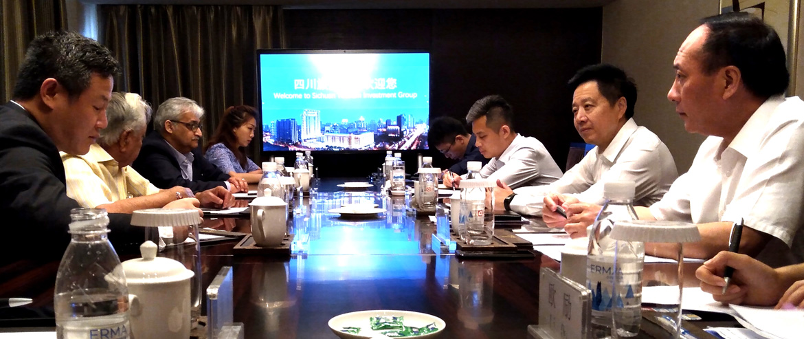 ���ŵ�ί����ǡ������³�����˾������ӡ�ȵ�������ִ�ж��¿�Ƥ��·�͵�������һ��