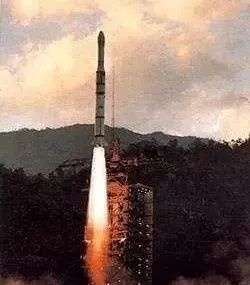 ����100��������ר�����ߣ�